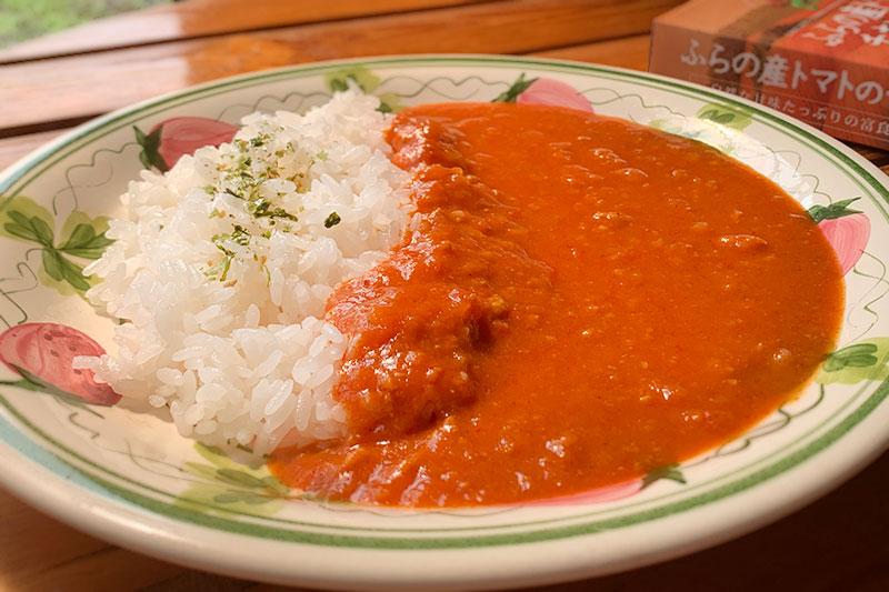 ふらの産トマトのチキンカレー