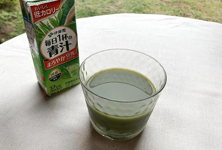 青汁ドリンク④伊藤園 毎日1杯の青汁 まろやか豆乳ミックス 紙パック200ml