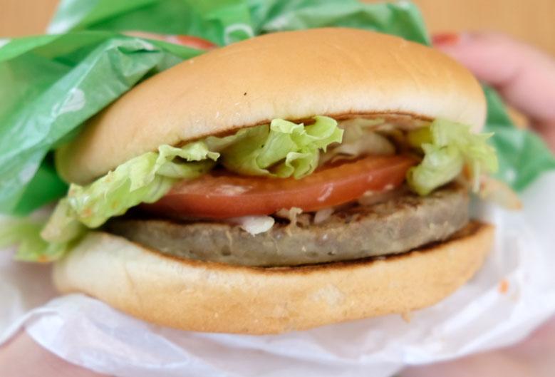 大豆ミートバーガー①ロッテリア「ソイ野菜バーガー」 370円+税