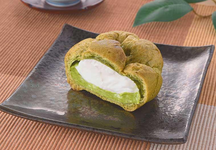 ●旨み抹茶のシュークリーム(税込158円)
