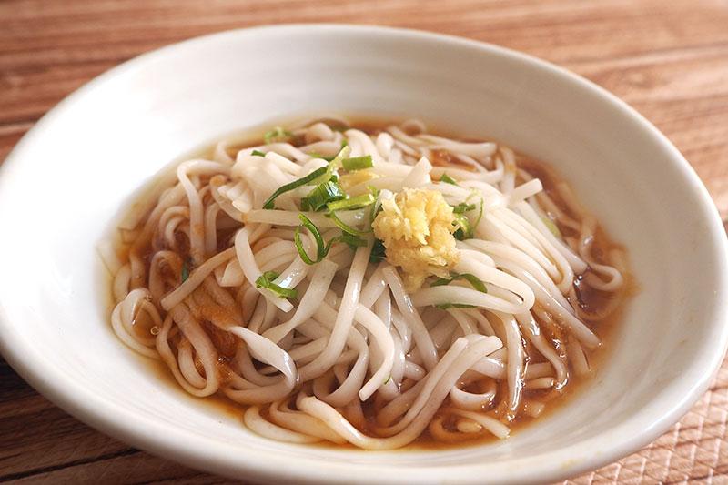 コンビニの糖質ゼロ麺②糖質0ｇ麺おろし入りぶっかけ つゆ付き｜紀文 216円