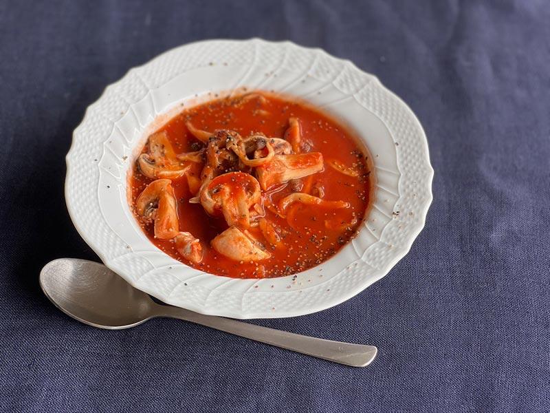 きのことトマトピューレーの濃厚スープ
