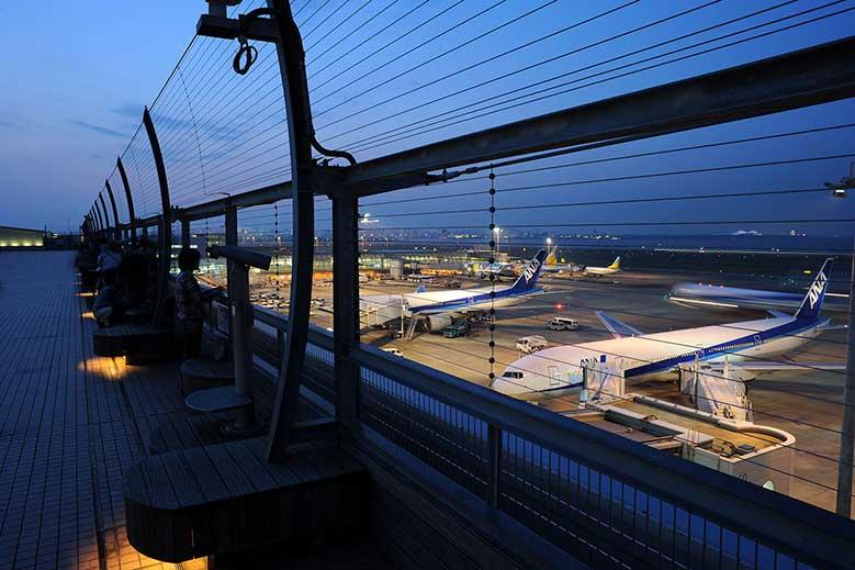 2020年 東京夜景の注目スポット|羽田空港 第二旅客ターミナル 展望デッキ