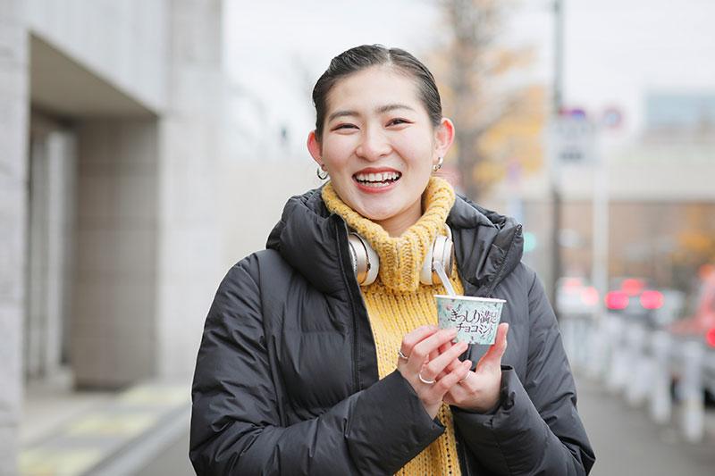 ファミマ限定「ぎっしり満足！チョコミント」を食べてみた①