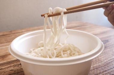 やや太めの平麺タイプ。